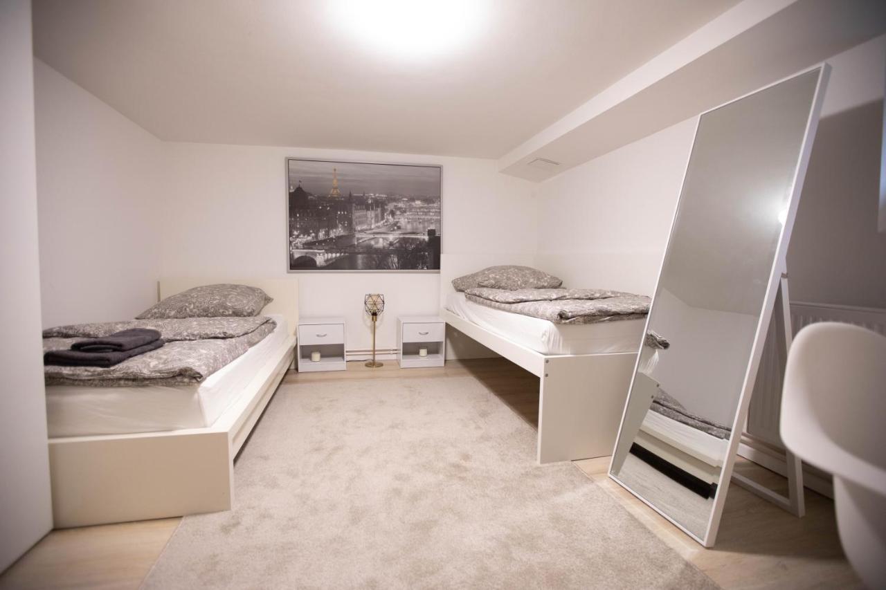 80Qm - 4 Rooms - Private Parking - Keller-Basement - Mallibase Apartments Hannover Dış mekan fotoğraf